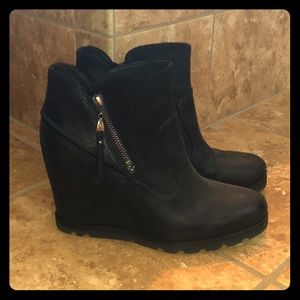Ugg wedge booties